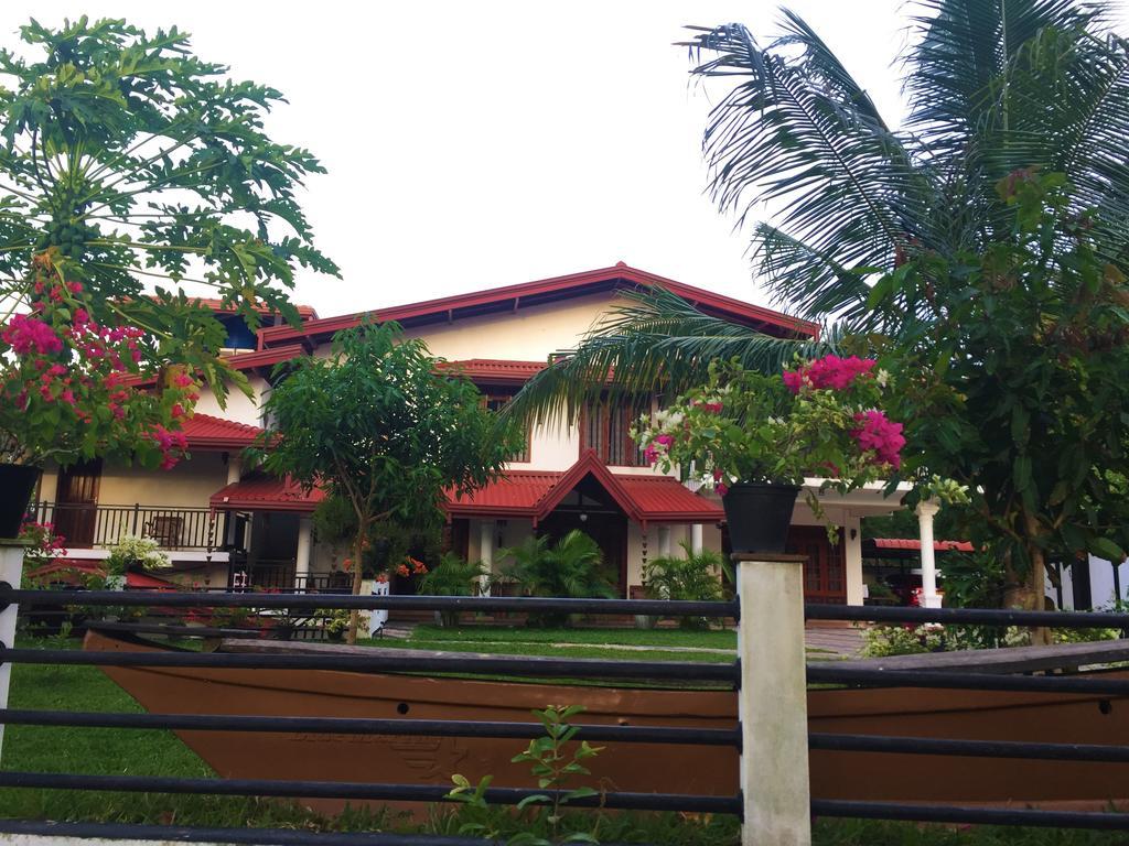 Villa Shanaya Hikkaduwa Exterior photo