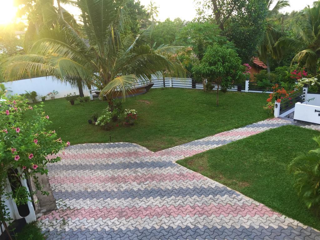 Villa Shanaya Hikkaduwa Exterior photo